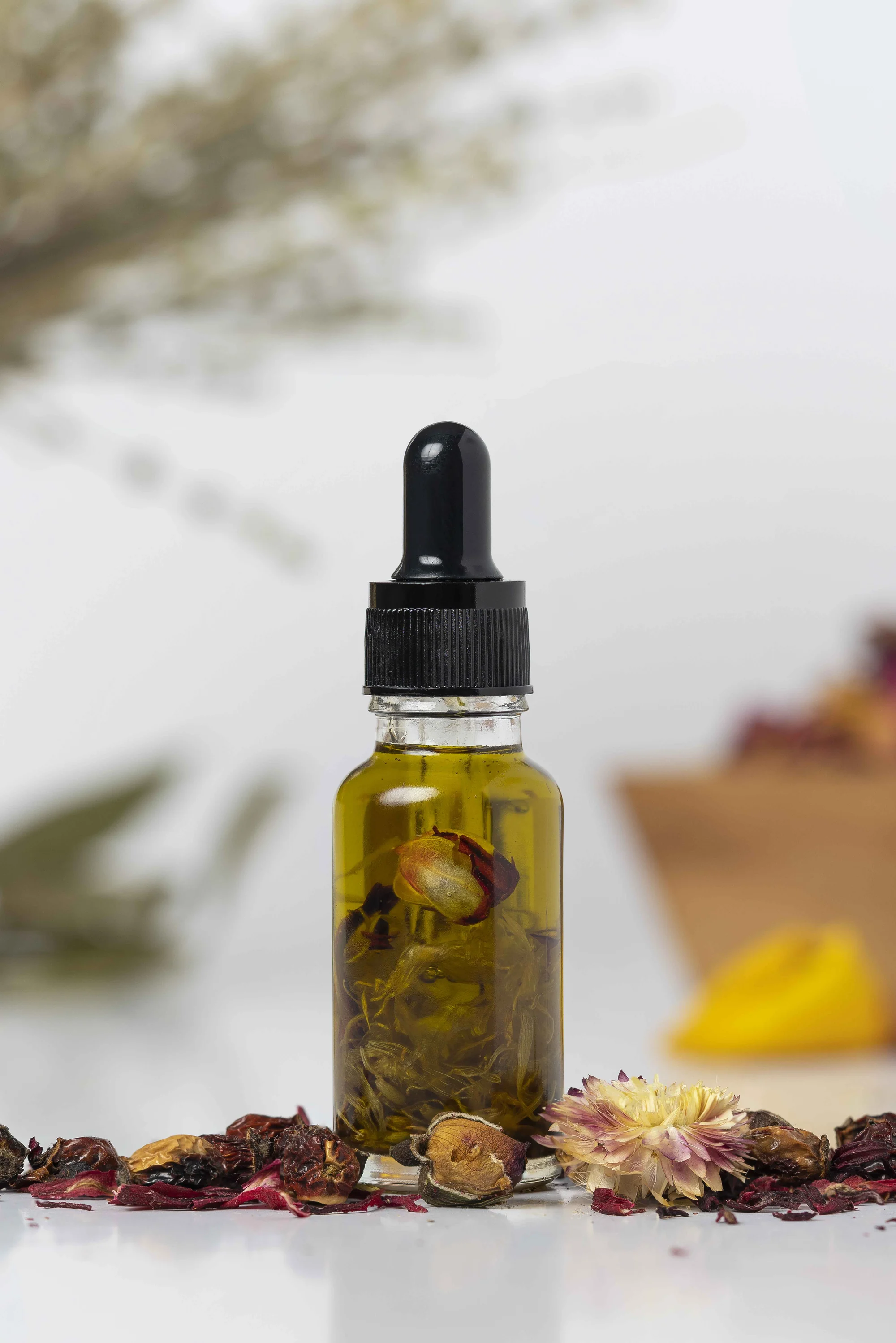 Botanical Serum II — commercial photography by Tony Greeg